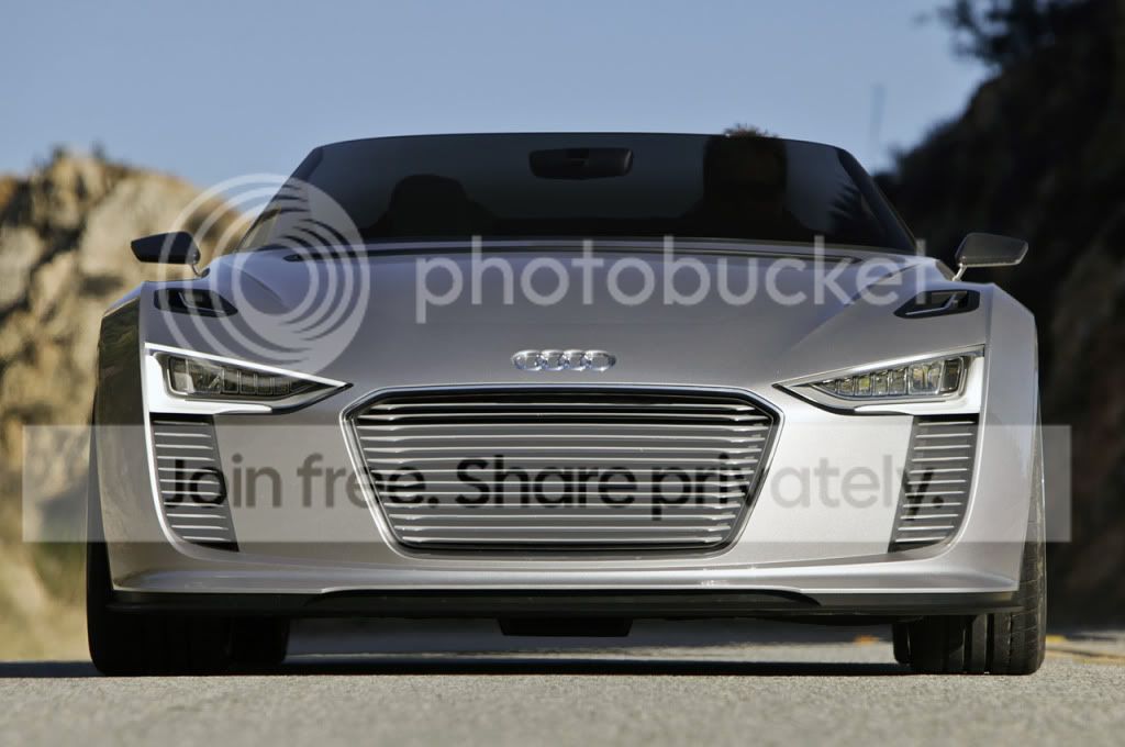 06-2014-audi-e-tron-spyder-qs.jpg