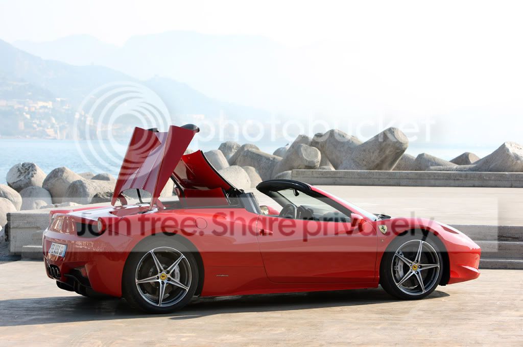 11-2012-ferrari-458-spider.jpg