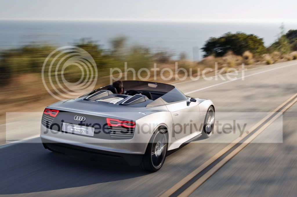 19-2014-audi-e-tron-spyder-qs.jpg