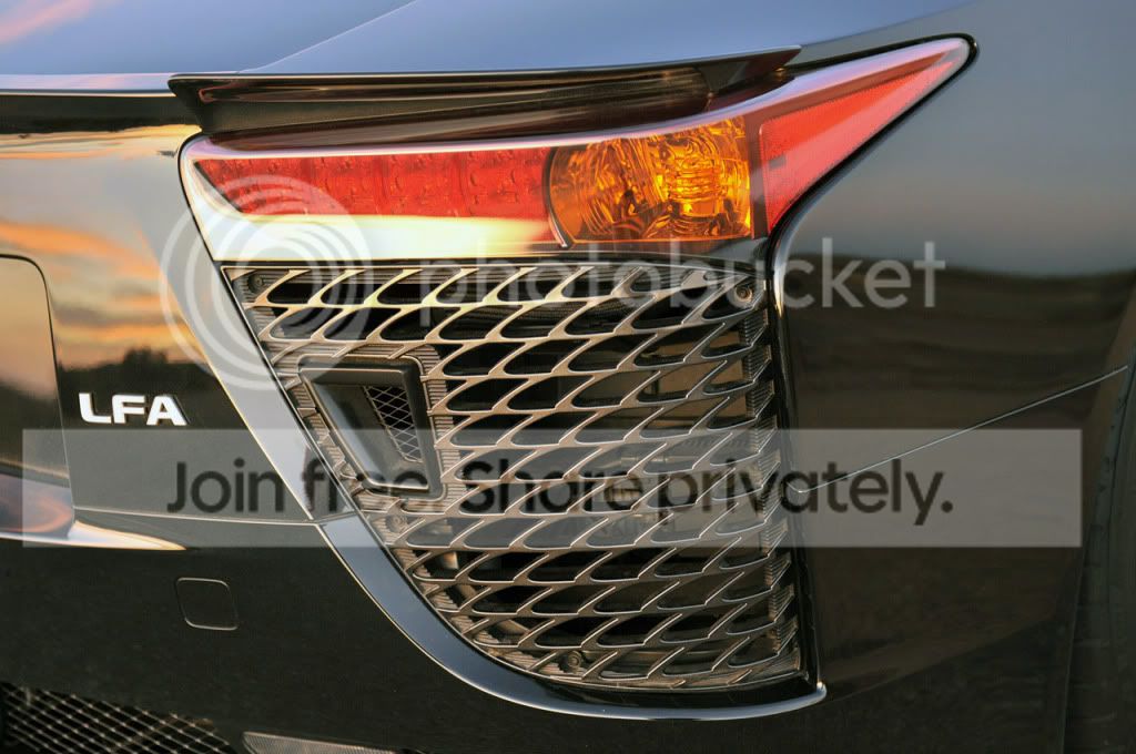 21-2011-lexus-lfa-review.jpg