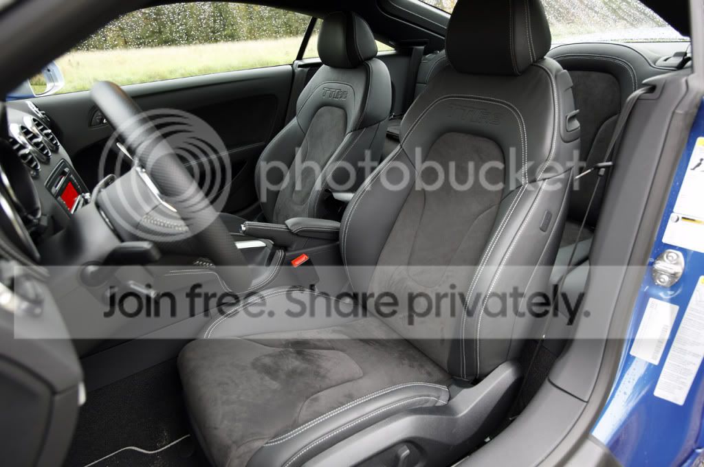 25-2012-audi-tt-rs-fd.jpg