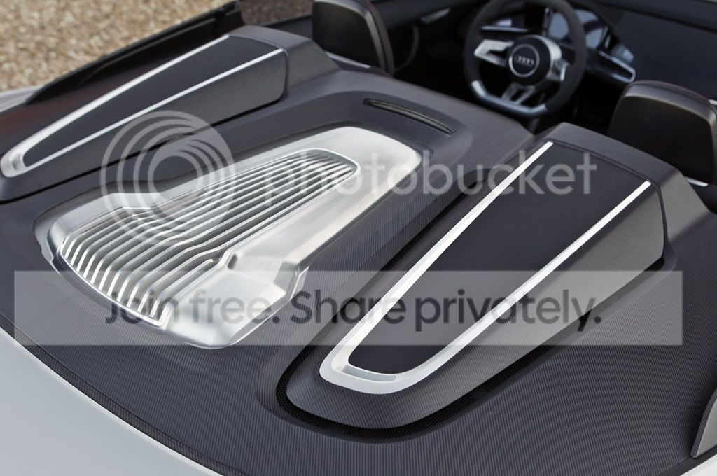 40-2014-audi-e-tron-spyder-qs.jpg